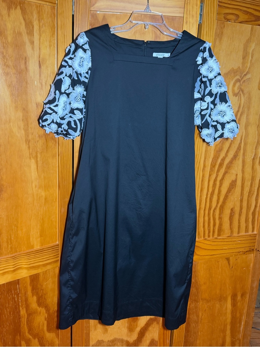 Chico's Black Poplin Midi Dress w/ White Floral Embroidered Lace Sleeves|Sz 1/M